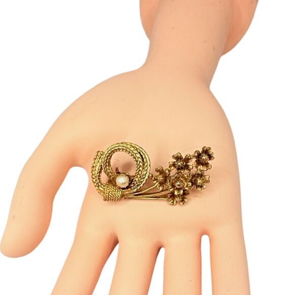 Gold Tone Rope Flower Bouquet Brooch 1 5/8" Faux Pearl Three-Dimensional - Picture 7 of 9